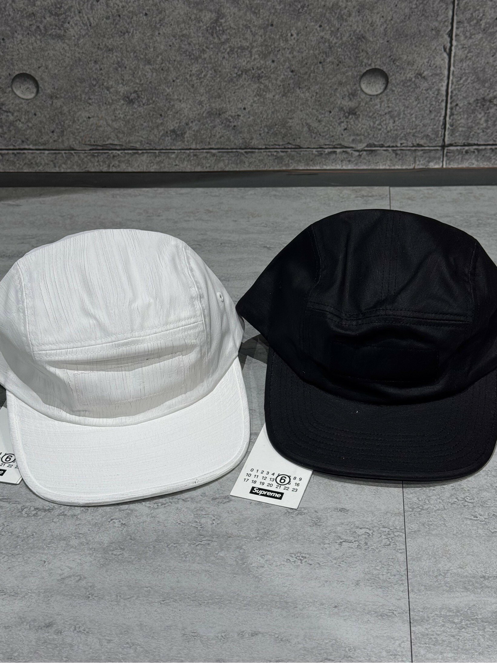 Supreme x Maison Margiela Camp Cap 聯名限定 剝落漆面Logo帽 兩色