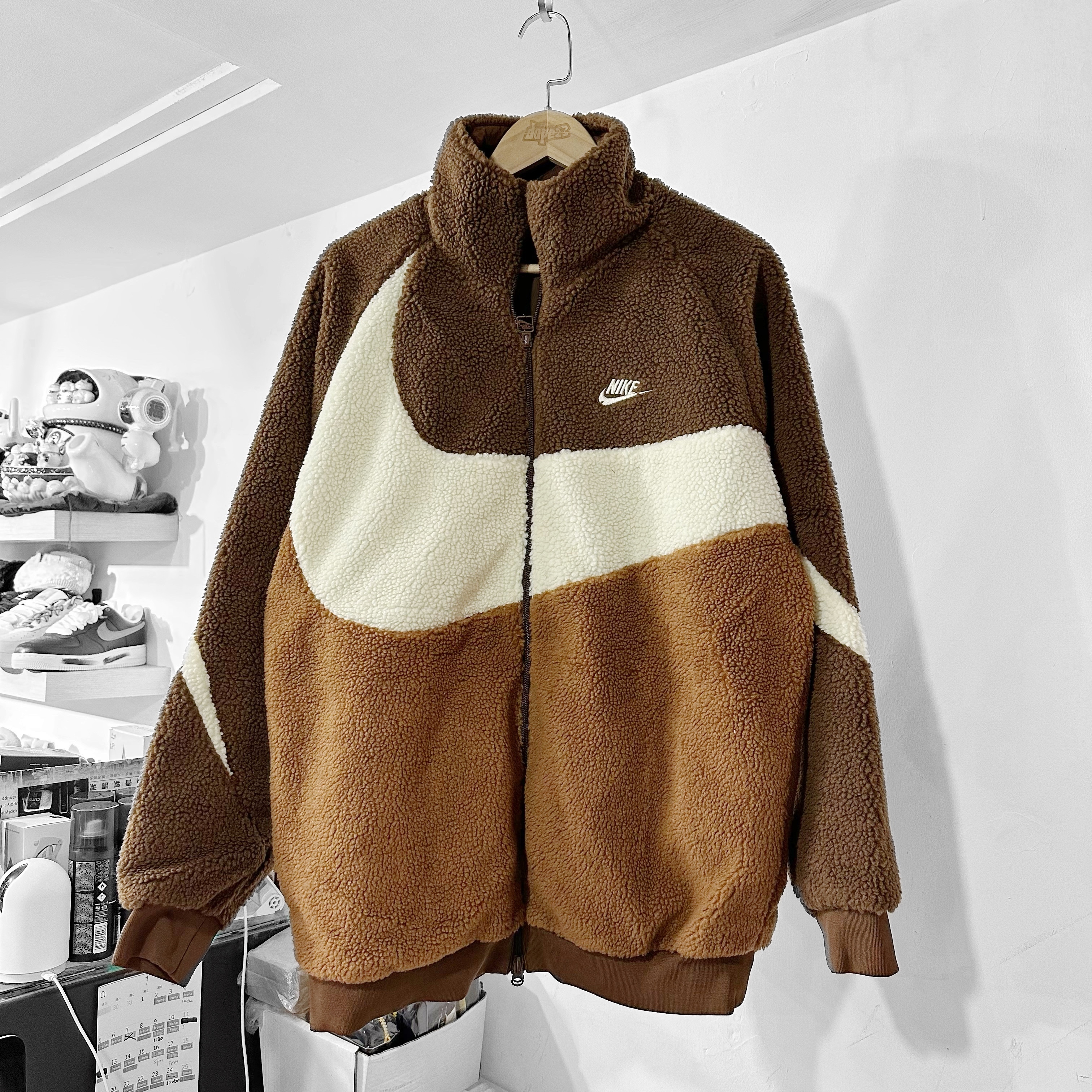 Nike Big Swoosh Jacket 雙面羊羔毛外套 咖啡色