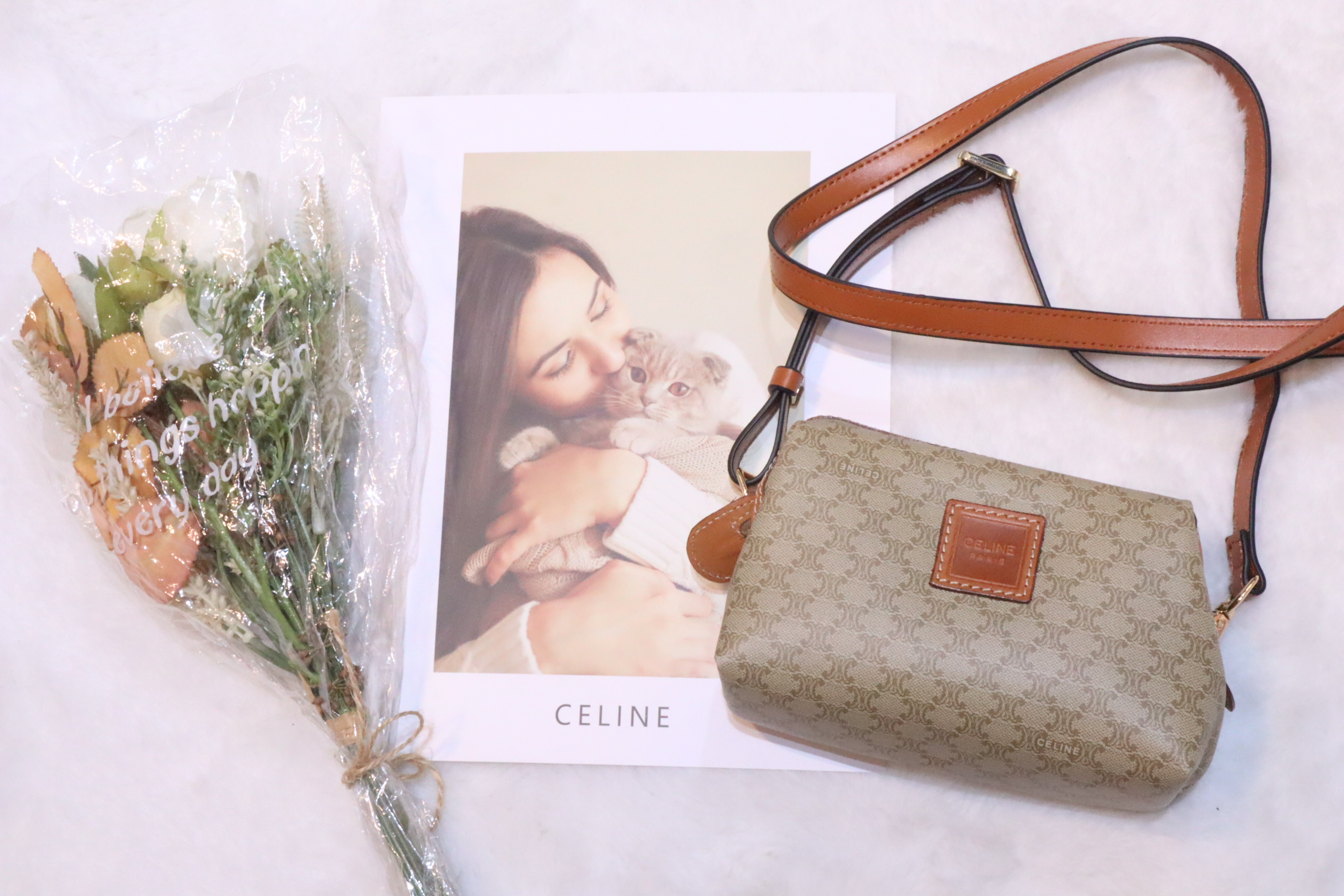 Celine杏色方型logo mini pouch🤎