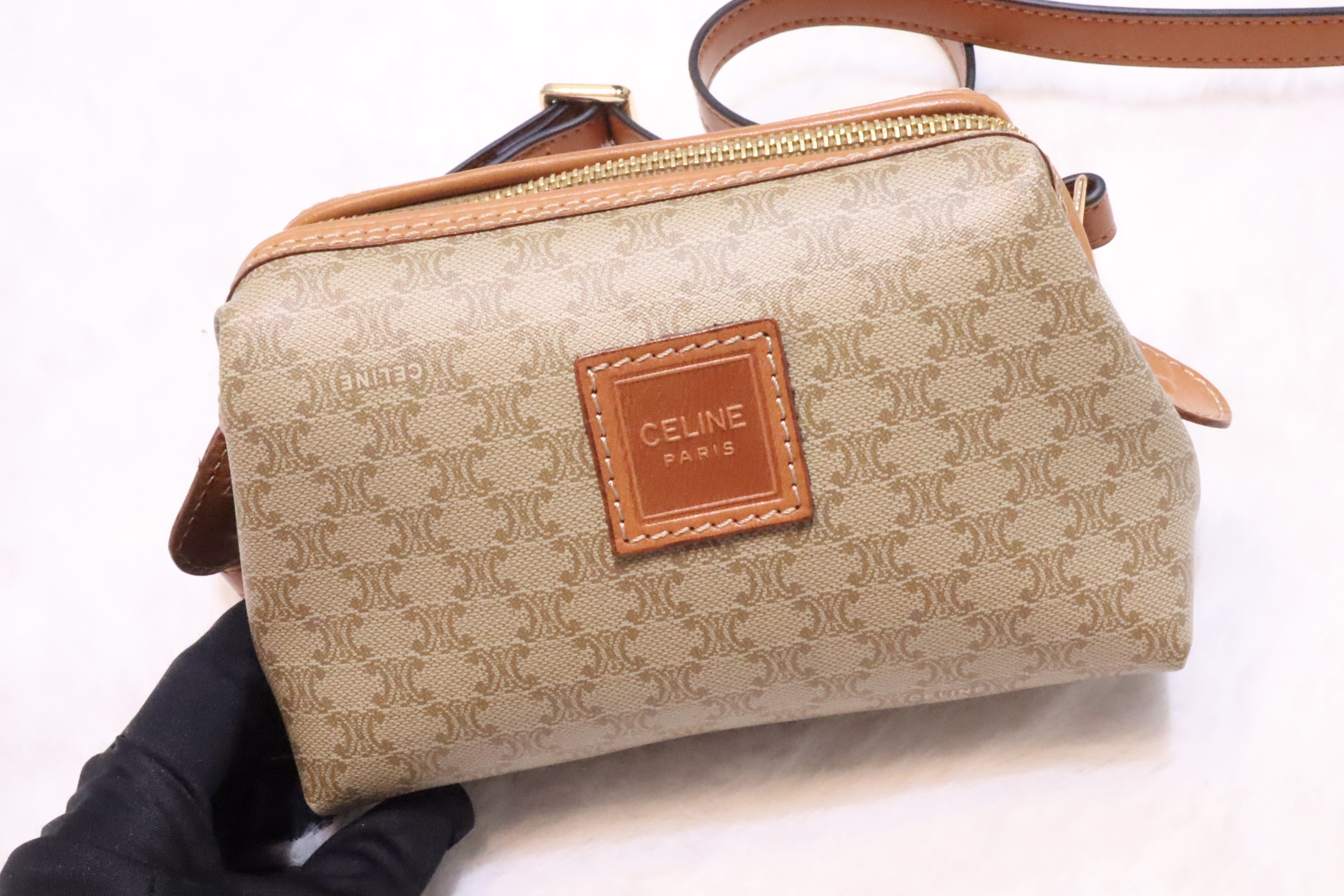 Celine杏色方型logo mini pouch🤎