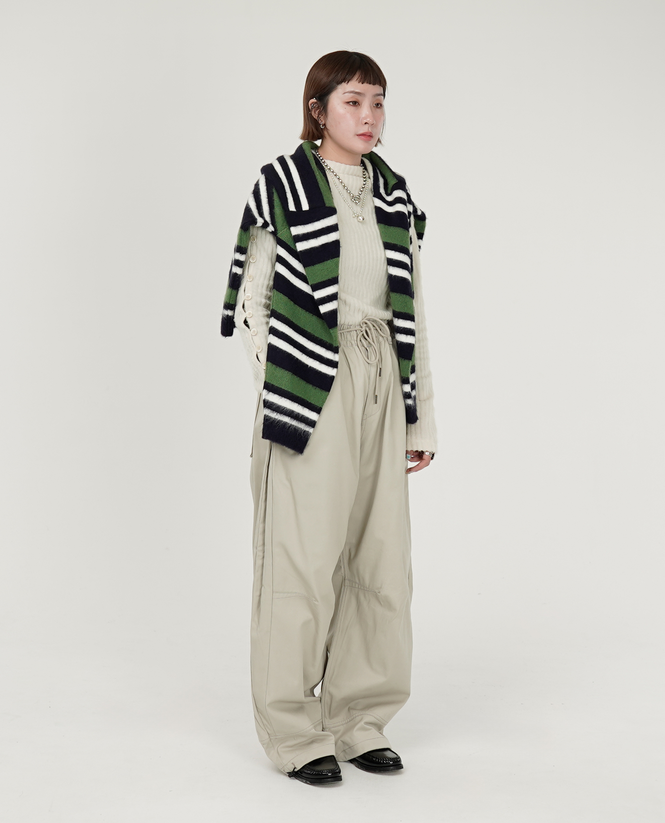 側開衩寬直筒下可縮褲