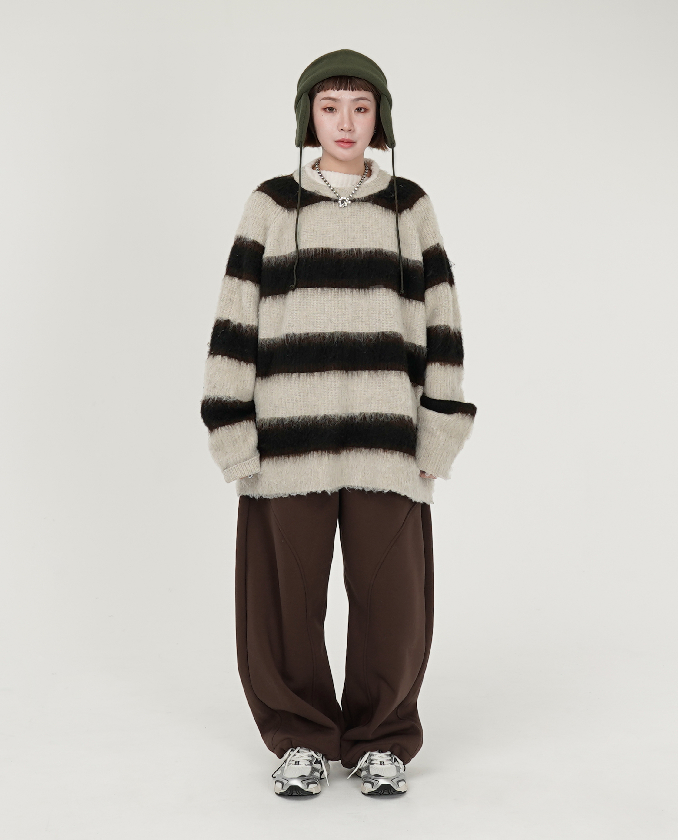 小領連袖寬條紋軟料毛衣