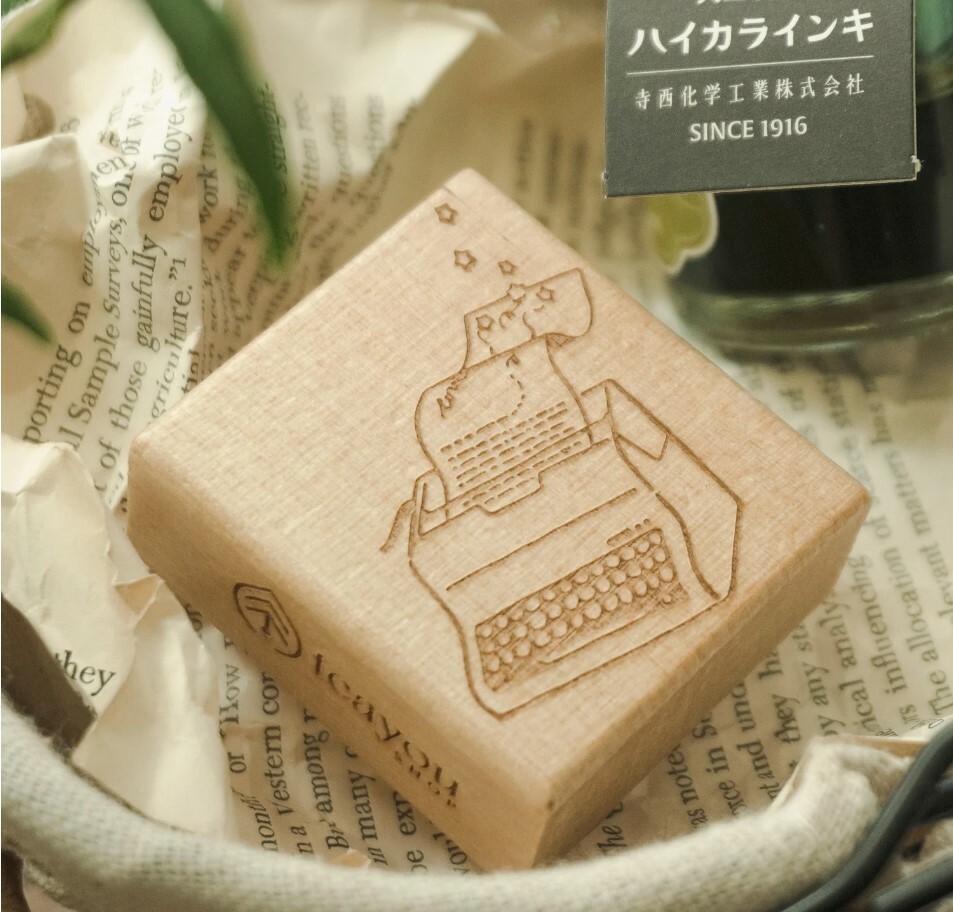 Teayou Shop - Rubber Stamp - The Enchanted Library - Typewriter