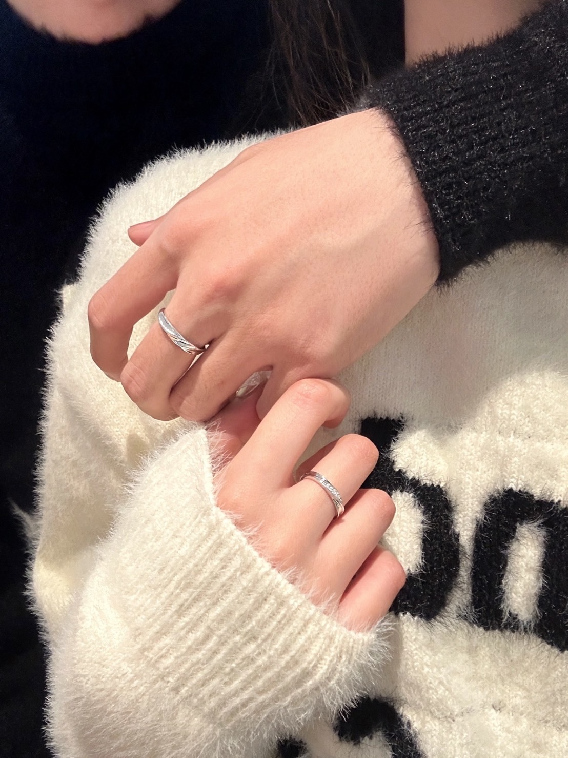 周大生流光愛戀 純銀鑲鋯莫比烏斯環對戒 S925銀 戒指 男女同款情侶款 （可調節）