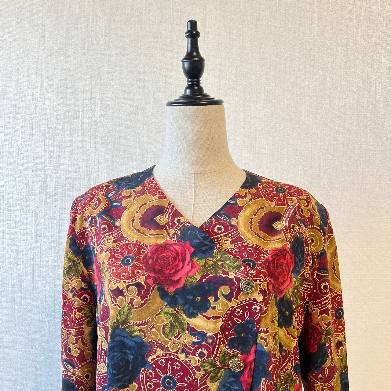 酒紅色華麗玫瑰花圖案古著上衣