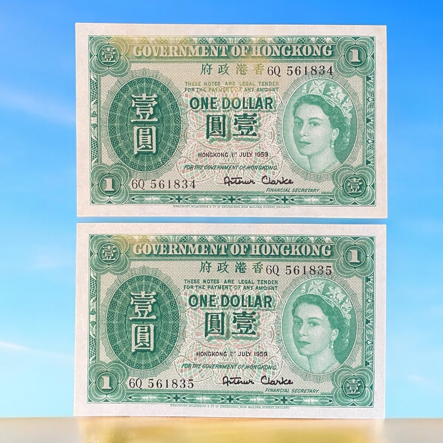 1959 July, HKG $1 Consecutive Numbers 2 banknotes (EF Condition) 6Q 561834-35