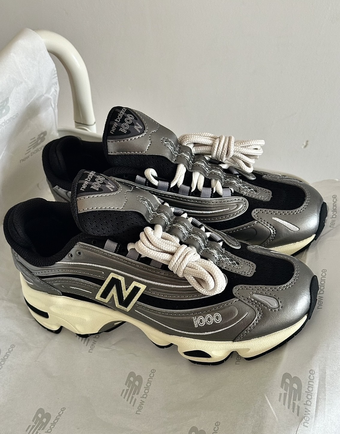 New Balance NB 1000 Y2K 千禧風 裸眼3D 舒適 復古耐磨透氣 低幫 休閒跑步鞋 男款 銀黑 M1000SL