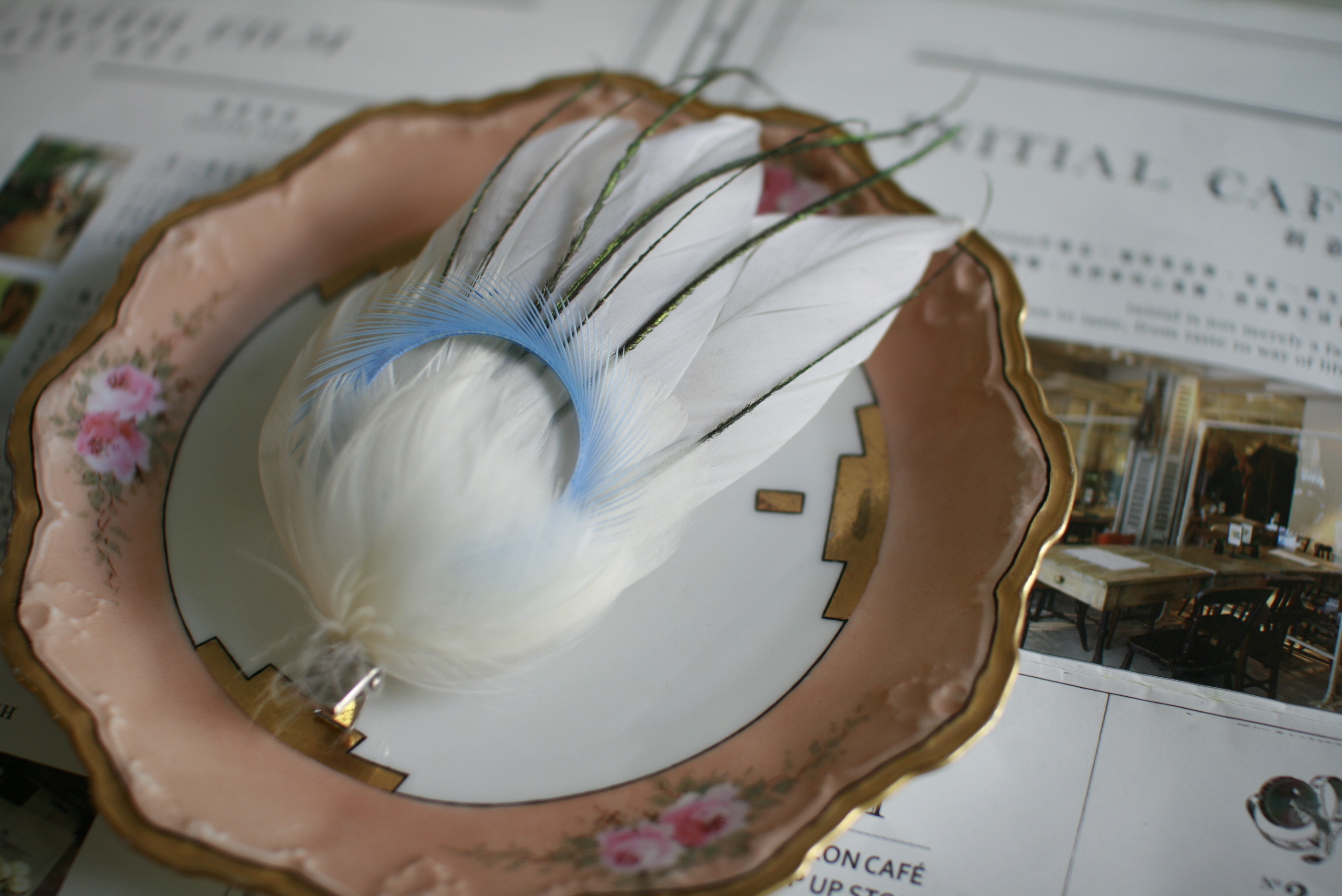 夏日晴空-藍白色系羽毛髮夾