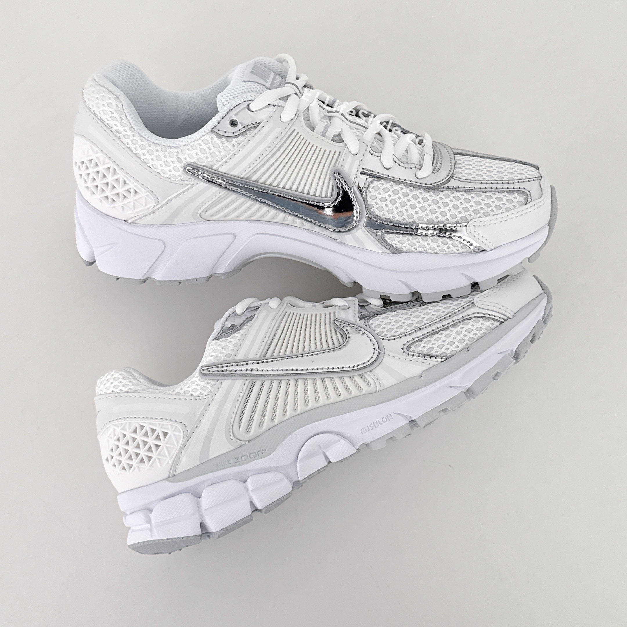NIKE ZOOM VOMERO 5 白銀 液態銀 灰銀 女鞋 HF7723-100 / 現貨