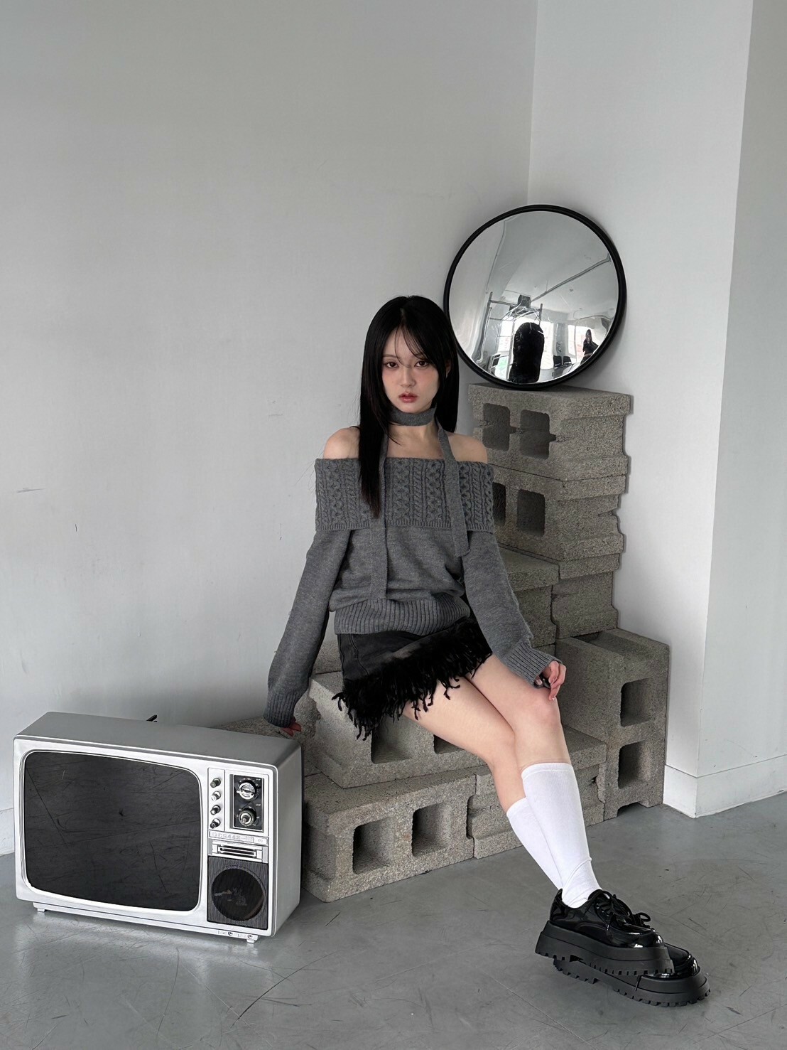 XOXO韓系慵懶一字領掛脖毛衣