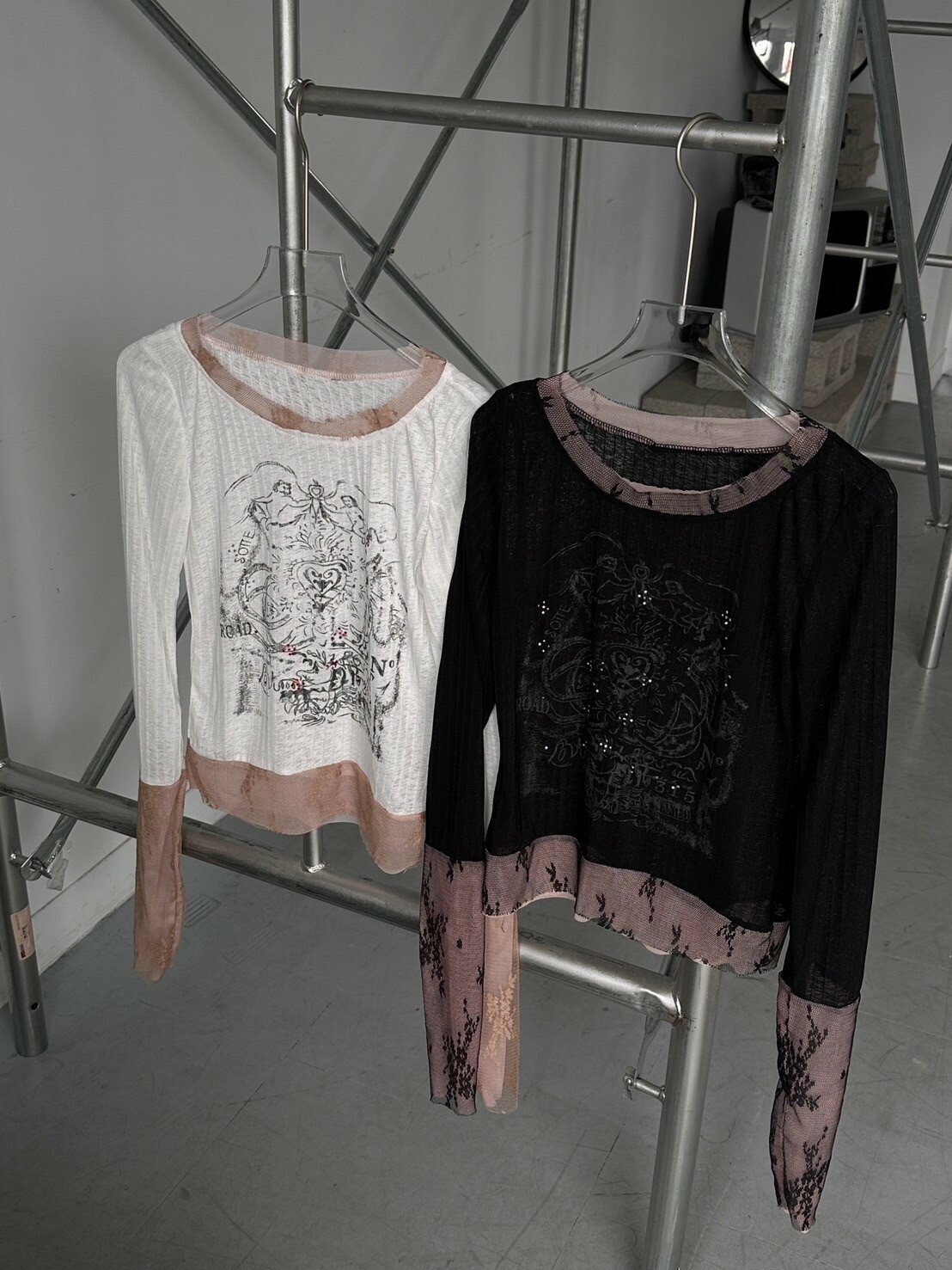 朋克女孩♠️ 蕾絲拼接假兩件薄長袖 2colors