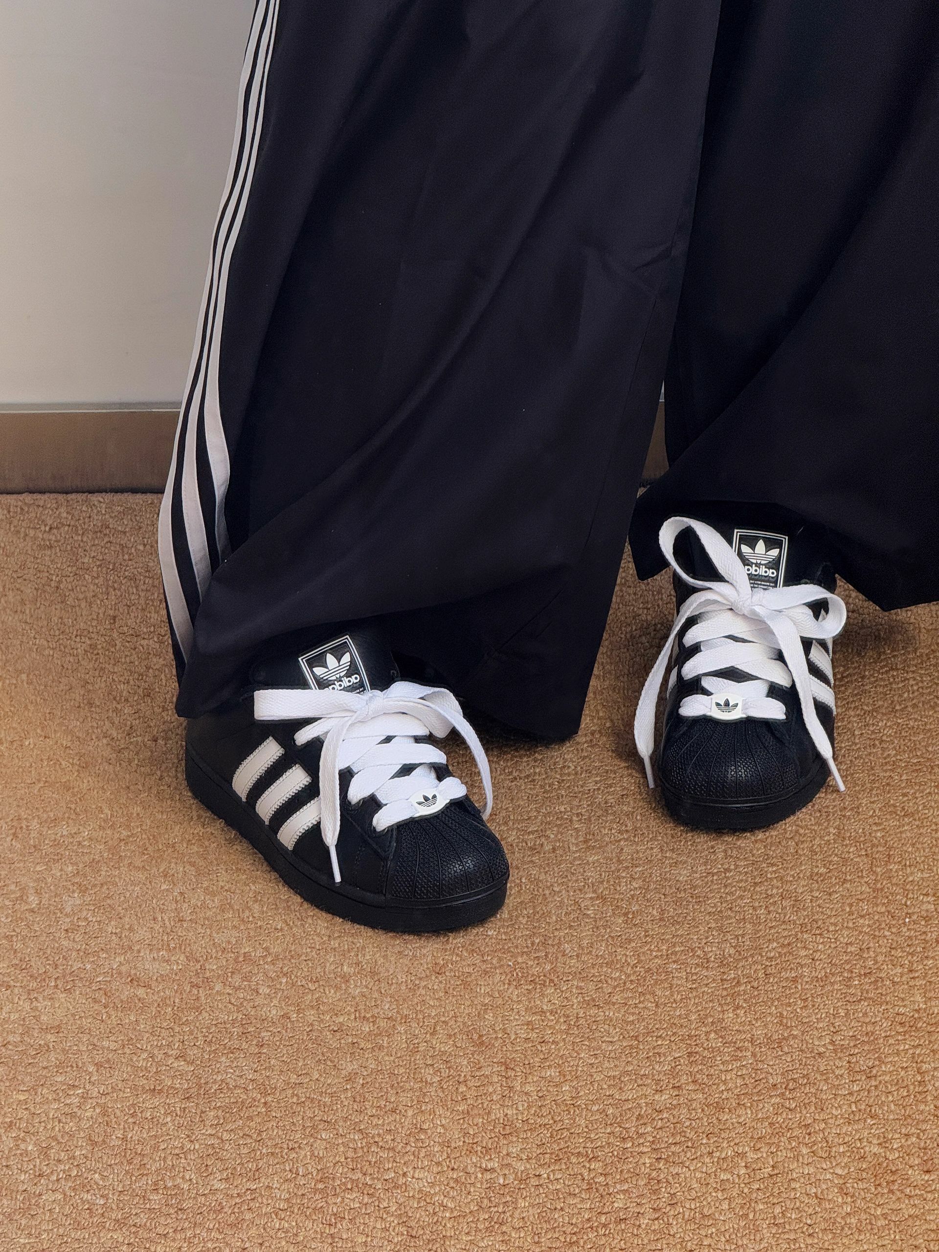 貝殻 adidas 休閒鞋Superstar W 女鞋白寶寶藍貝殼頭鋸齒Logo 三葉草愛迪達