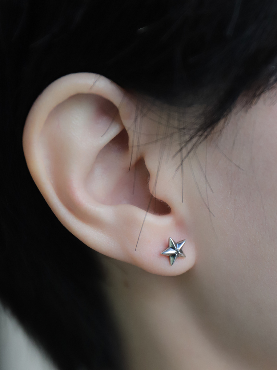 AMP JAPAN Star Pierced Earing_SV
