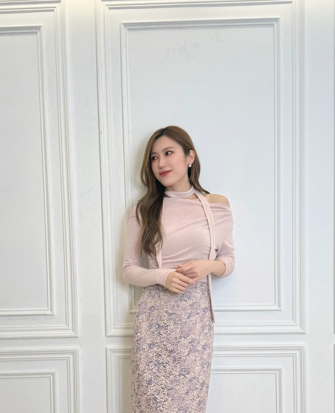 側抓褶彈性棉料上衣(附綁帶)