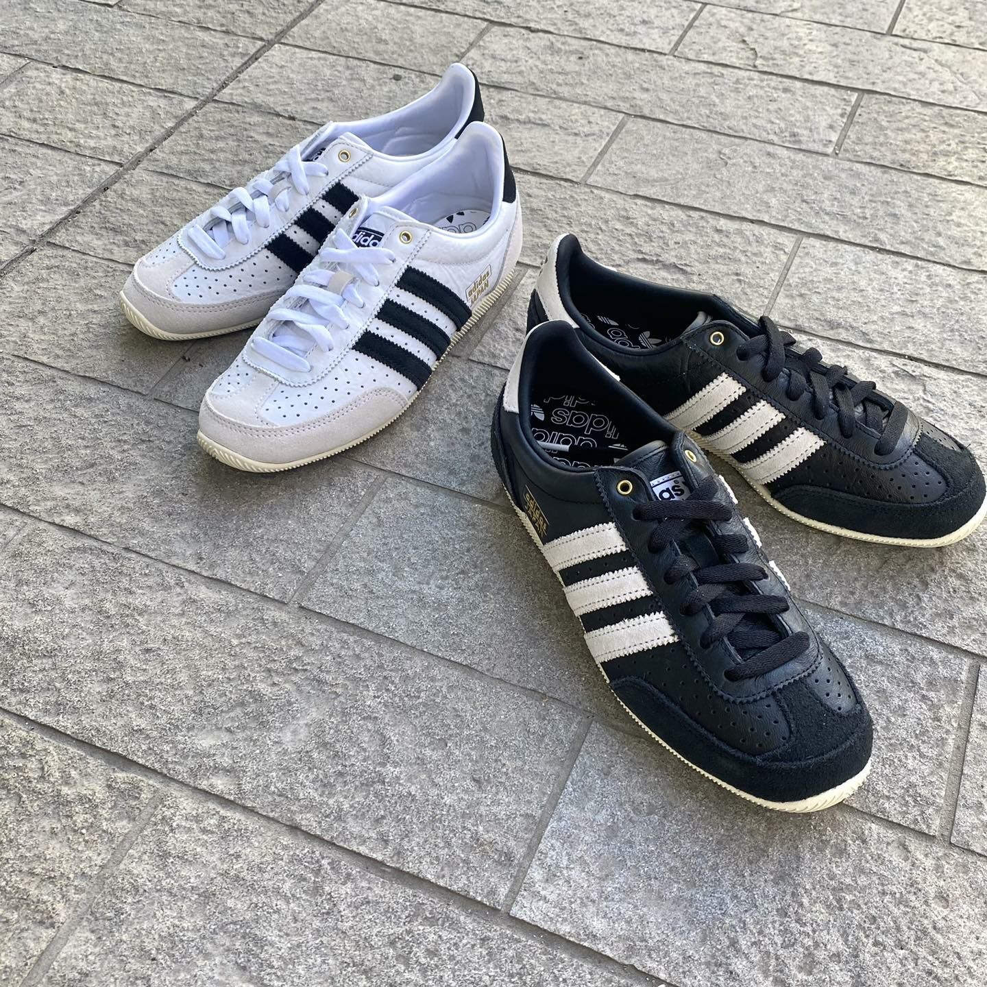 女鞋 ADIDAS  JAPAN W 白黑 黑白 金標 日限 奶油底 荔枝皮皮革 復古 德訓鞋 休閒鞋【IH5489/IH5490】