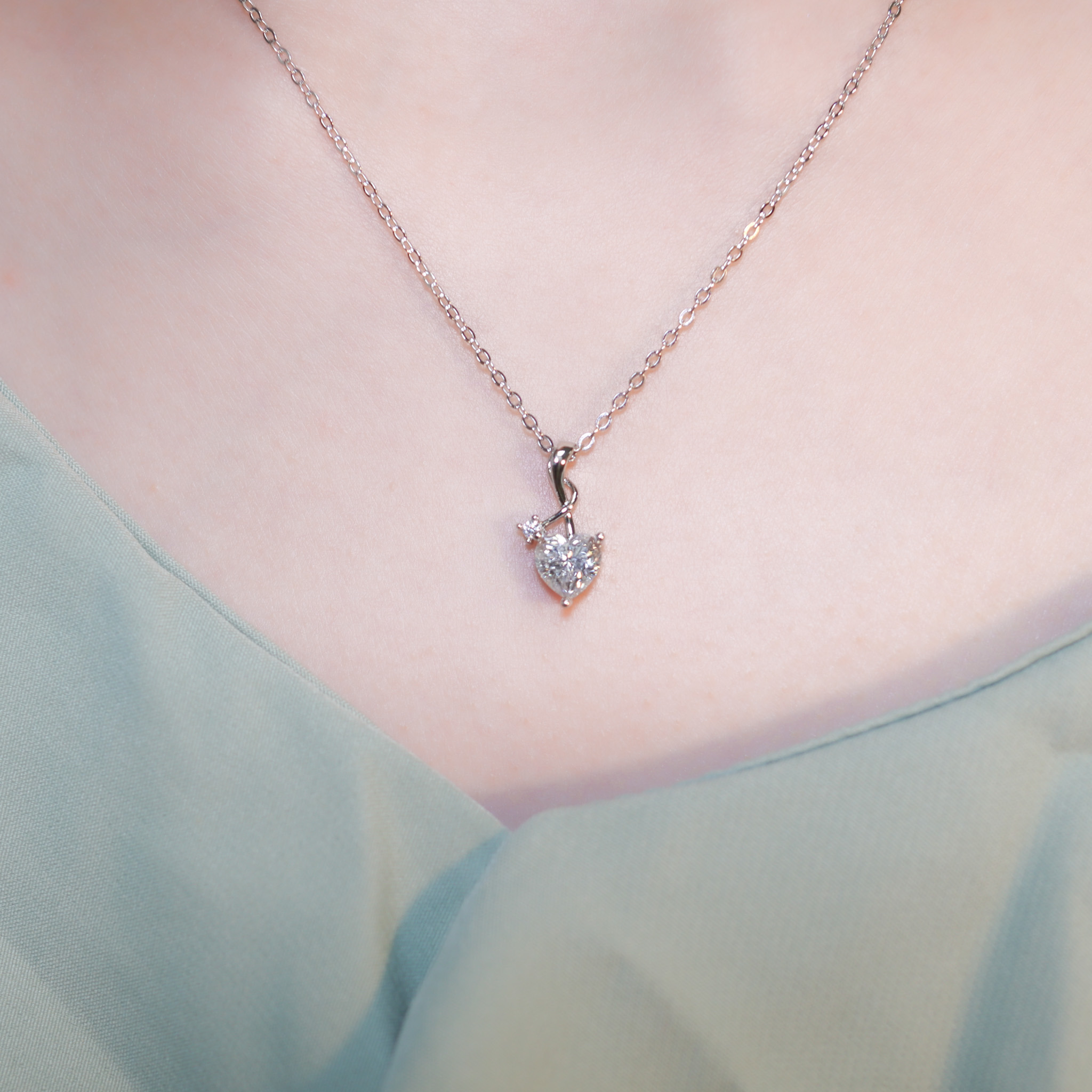 | 925純銀・厚鍍白金・莫桑石 | 愛意小協奏項鍊 | NE1323 |