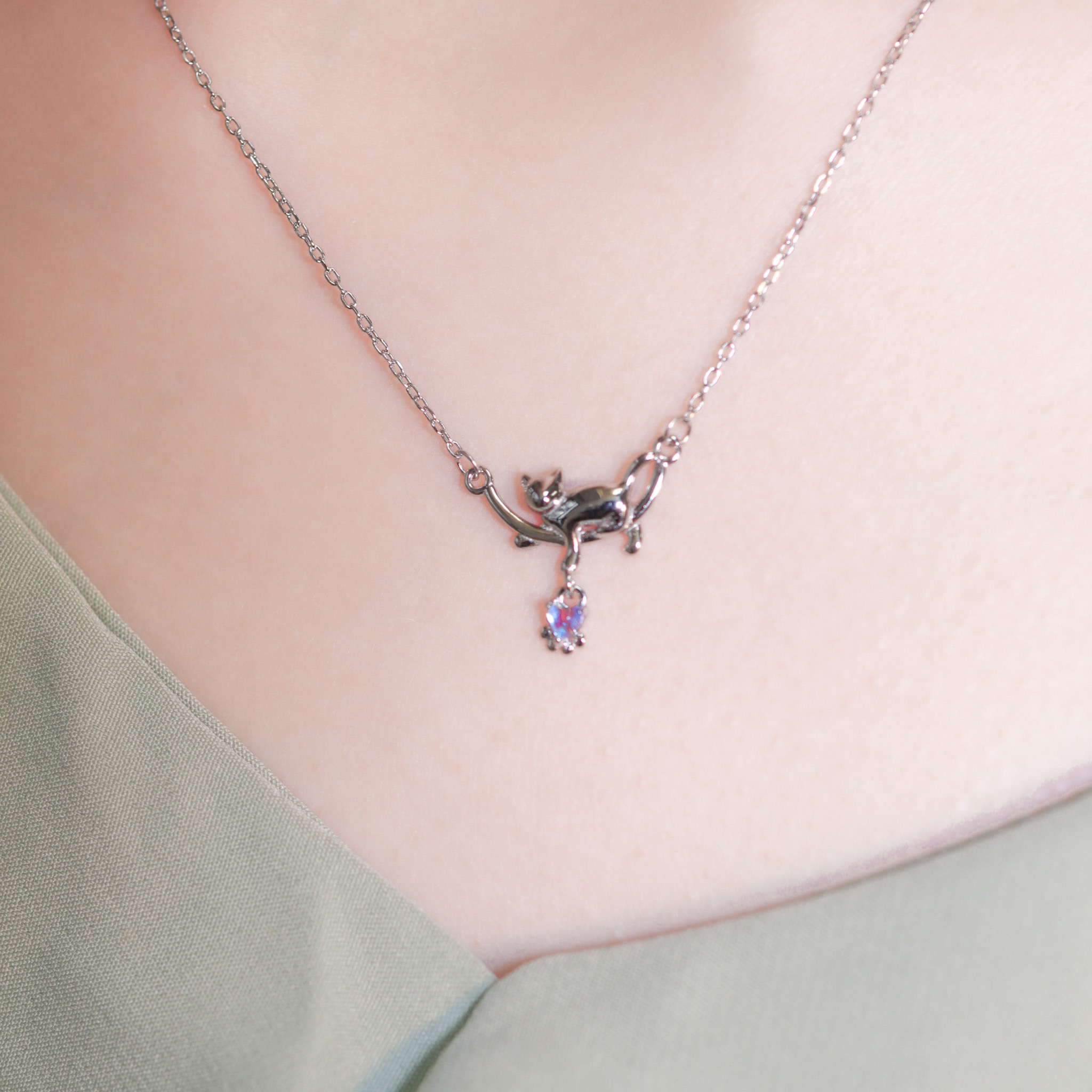 | 925純銀・白金・琉璃 | 貓趣遞愛意項鍊 | NE1318 |