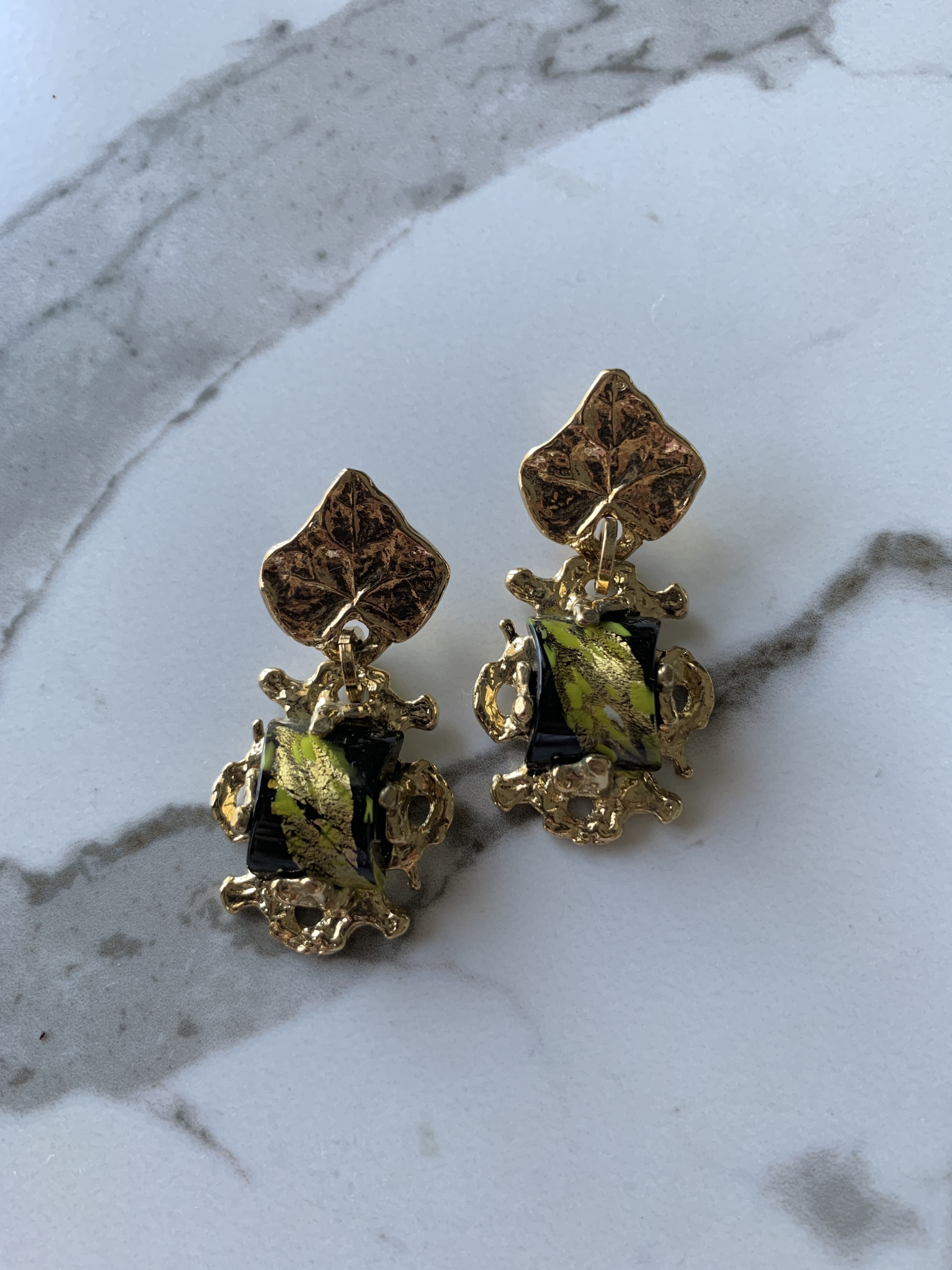 巴黎瑪黑區的華麗設計師風格飾品-針式耳環