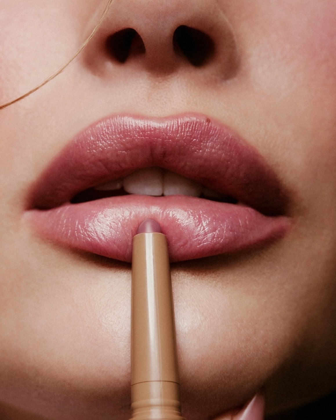 RHODE ヘイリー ペプチド リップ シェイプ PRESS LIP SHAPE peptide lip shape | rhode skin