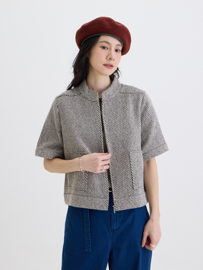 斜影口袋寬袖外套-米黑