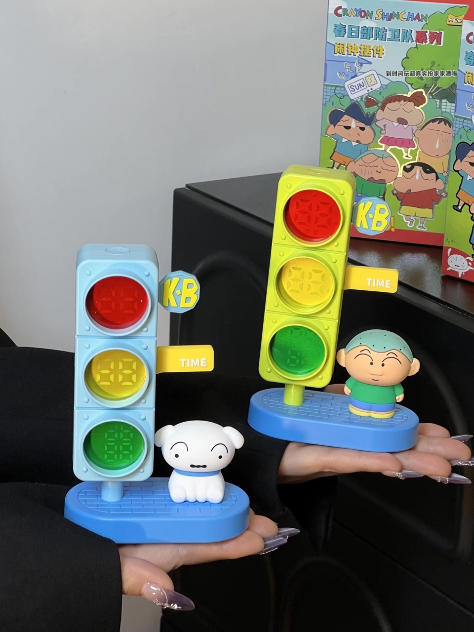 蠟筆小新 野原新之助 春日部防衛隊 紅綠燈系列 鬧鐘 盲盒 擺設 風間 妮妮 小白 正男 阿呆 / 預購
