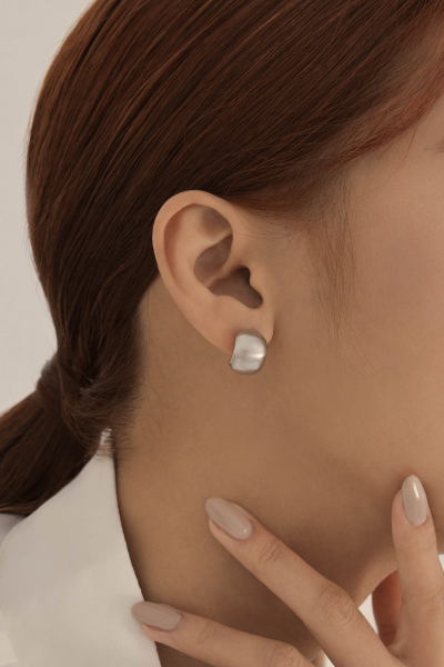 [ 2色 ]霧面金屬弧形。銀針耳環