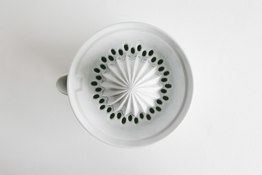 東屋 - 白磁搾汁器No.2