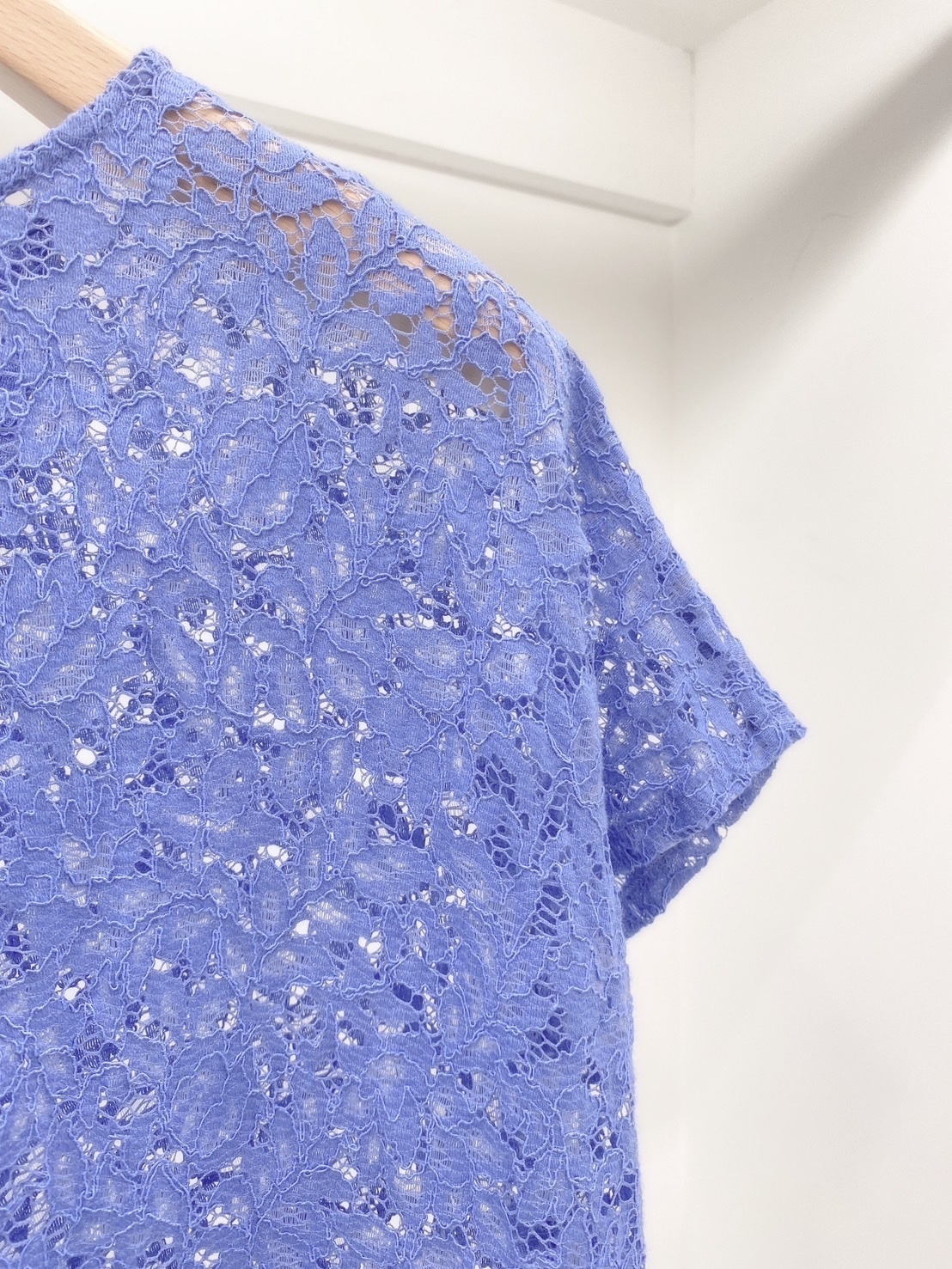 法國蕾絲後交叉上衣