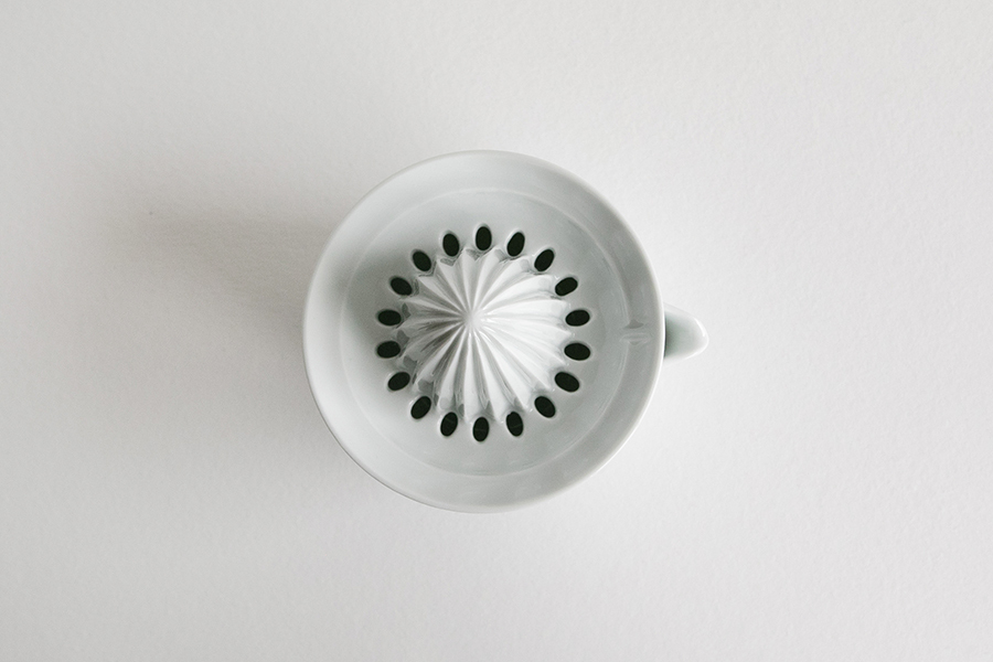 東屋 - 白磁搾汁器No.3