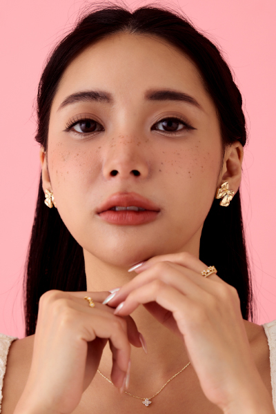 微甜蝴蝶結。銀針耳環