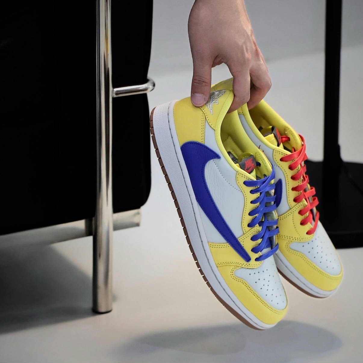 TRAVIS SCOTT X AIR JORDAN "CANARY YELLOW" 倒鈎 黃藍金雀絲 7.0 DZ4137-700
