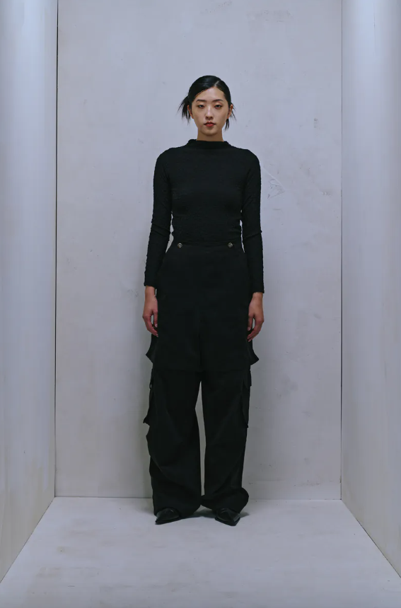 ENCLAVE TEXTURE LONG-SLEEVE TURTLENECK TOP -合身剪裁肌理上衣