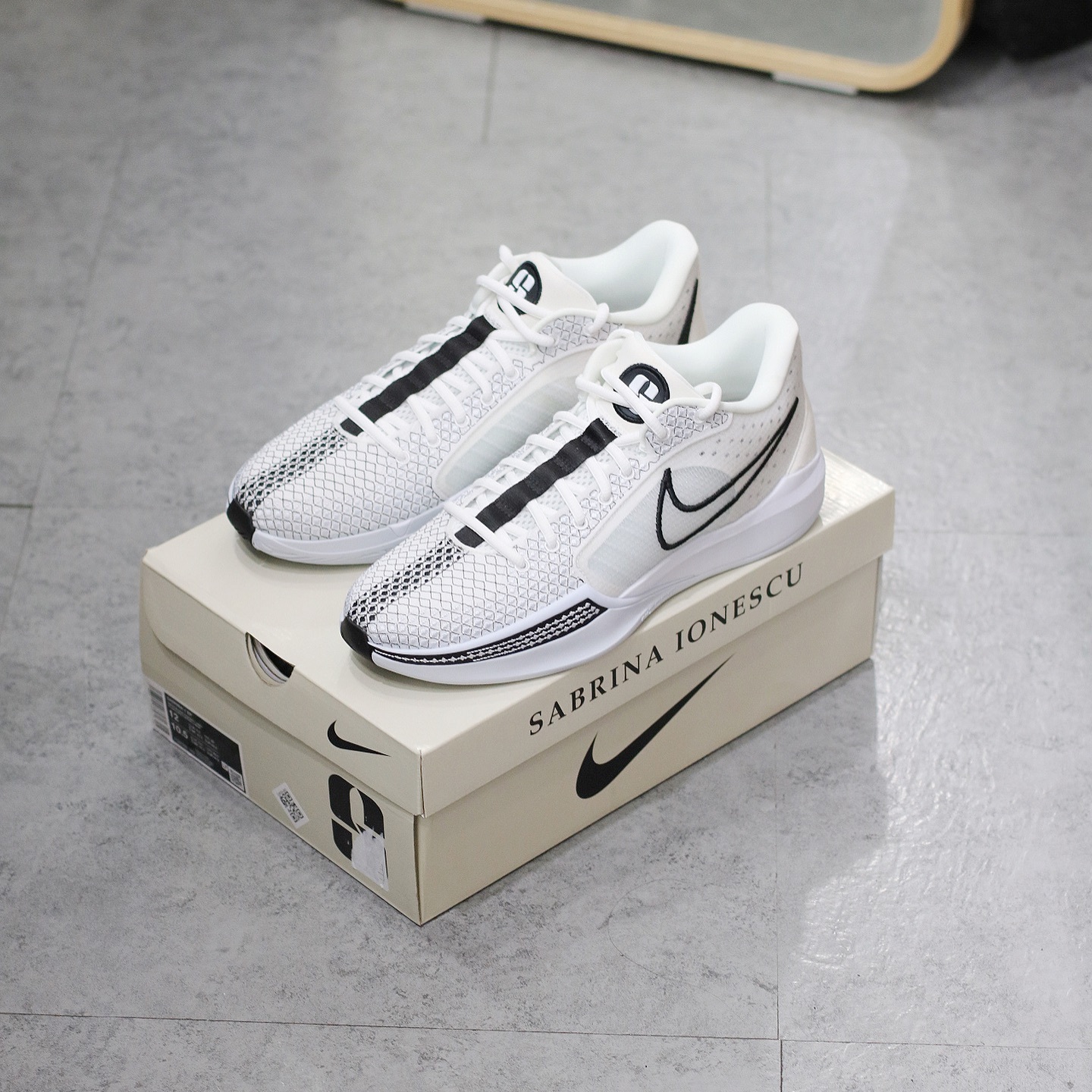 Nike Sabrina 1 ’Magnetic‘ EP White Black FQ3389-103