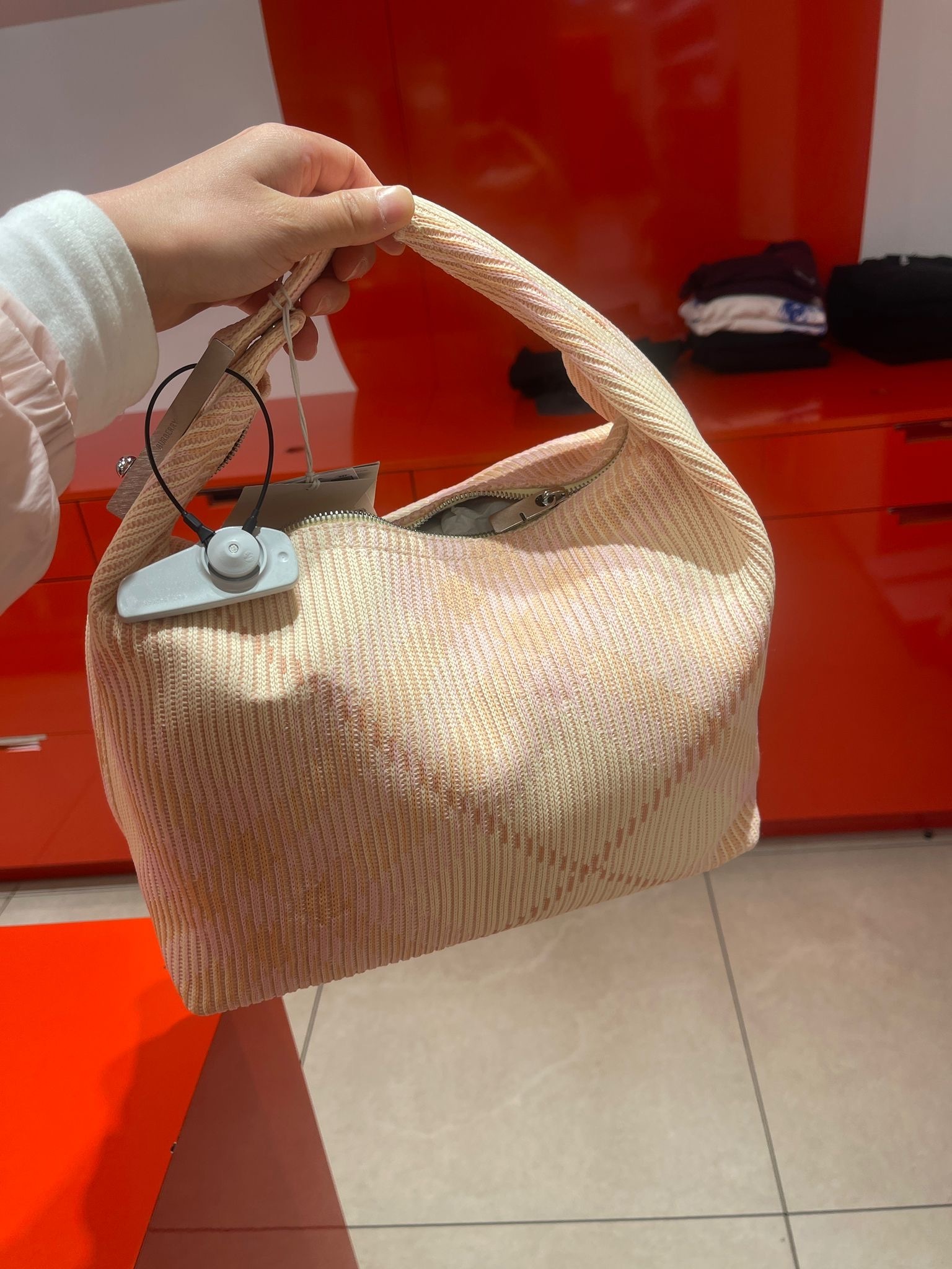 Burberry medium hobo bag pink 