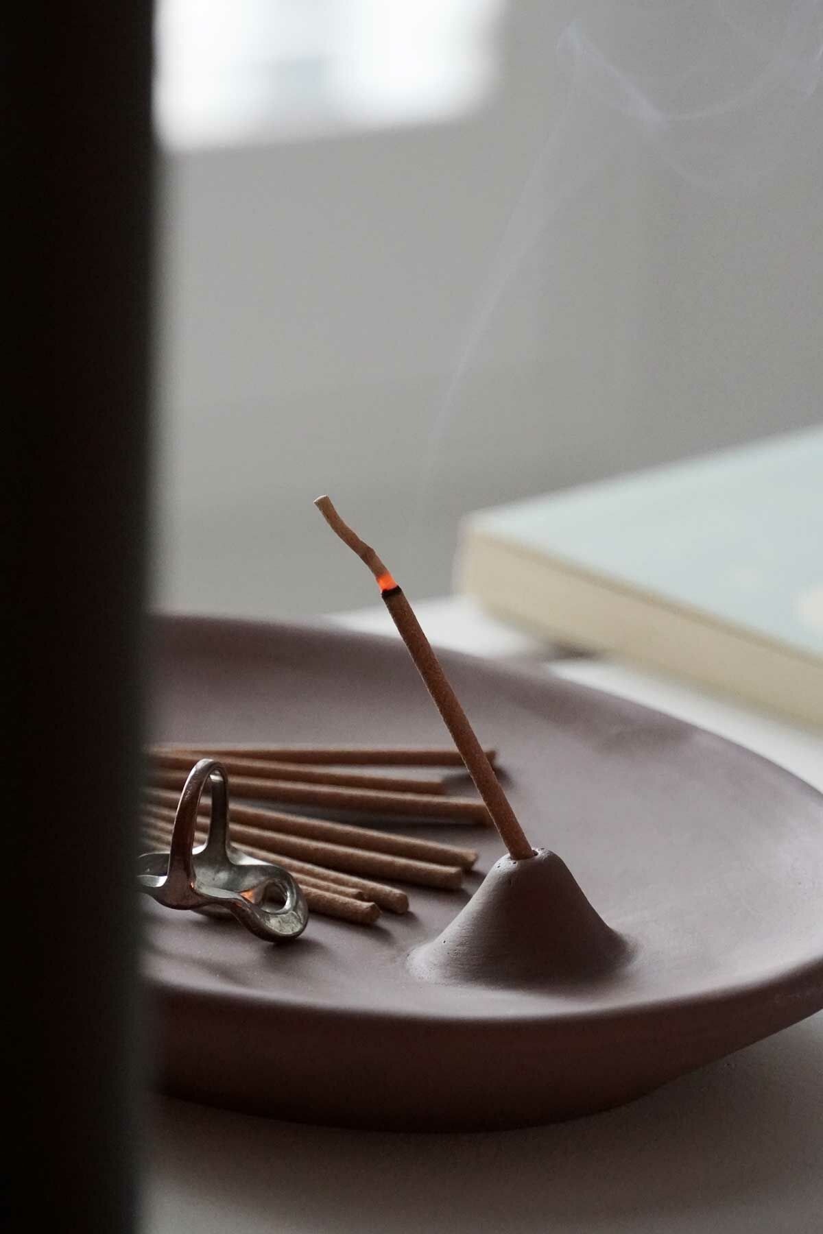 不規則水泥線香座