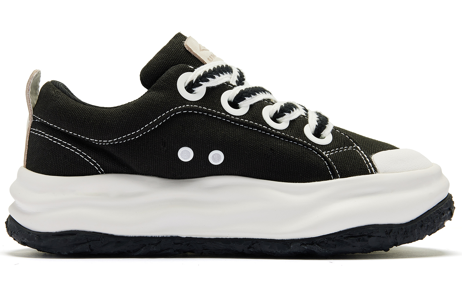 【代購】Umbro Breathable Height Increasing Low-Top Canvas Shoes Women's