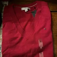 [S] TOMMY HILFIGER SOLID VISCOSE-BLEND LADIES V-NECK KNIT SWEATER,PINK, 76J5114-651 (STH1028)