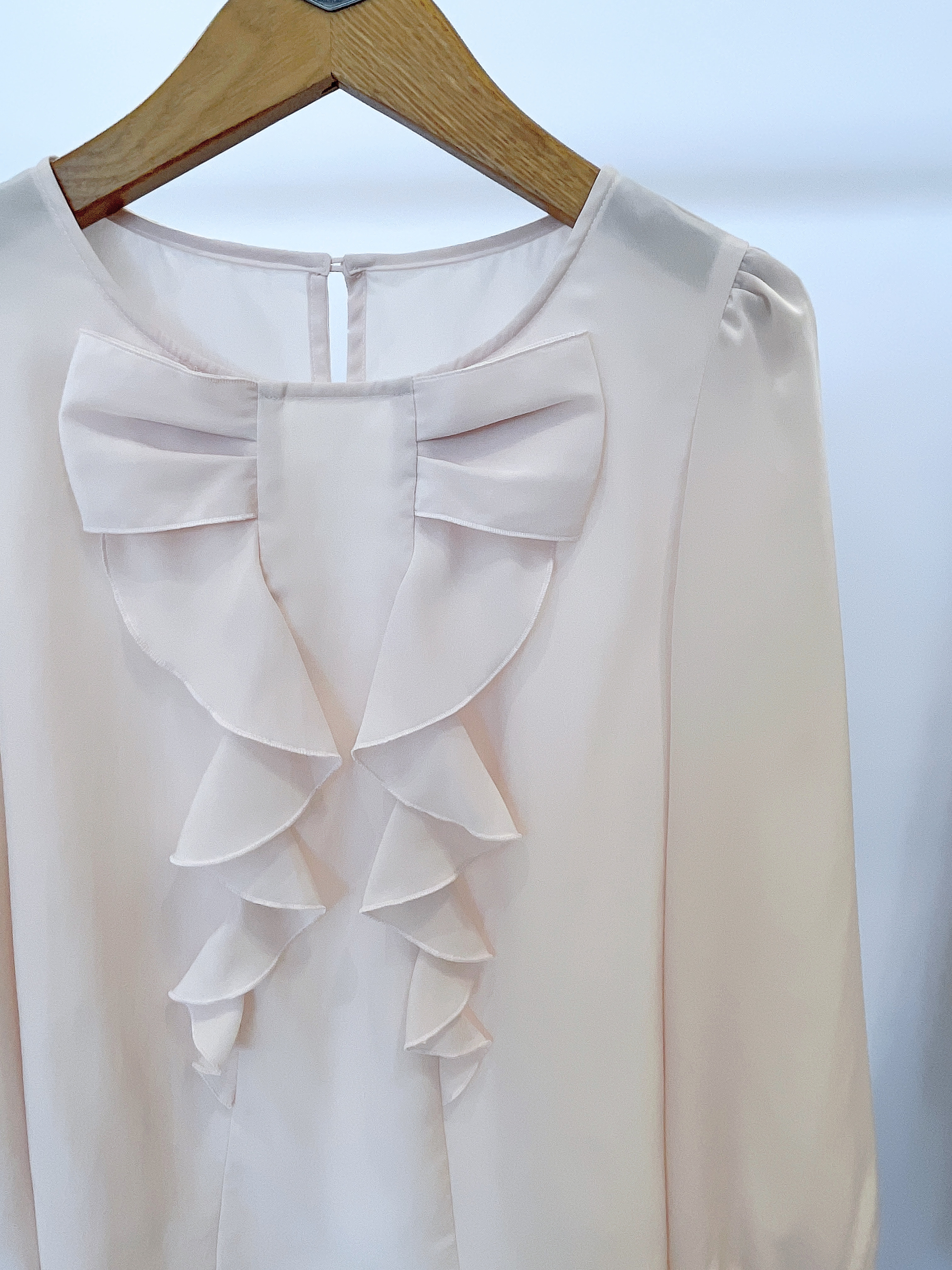 胸蝴蝶結設計雪紡上衣