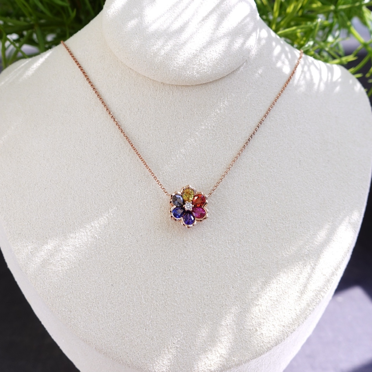 18K金彩虹藍寶石鑽石拼花套鍊