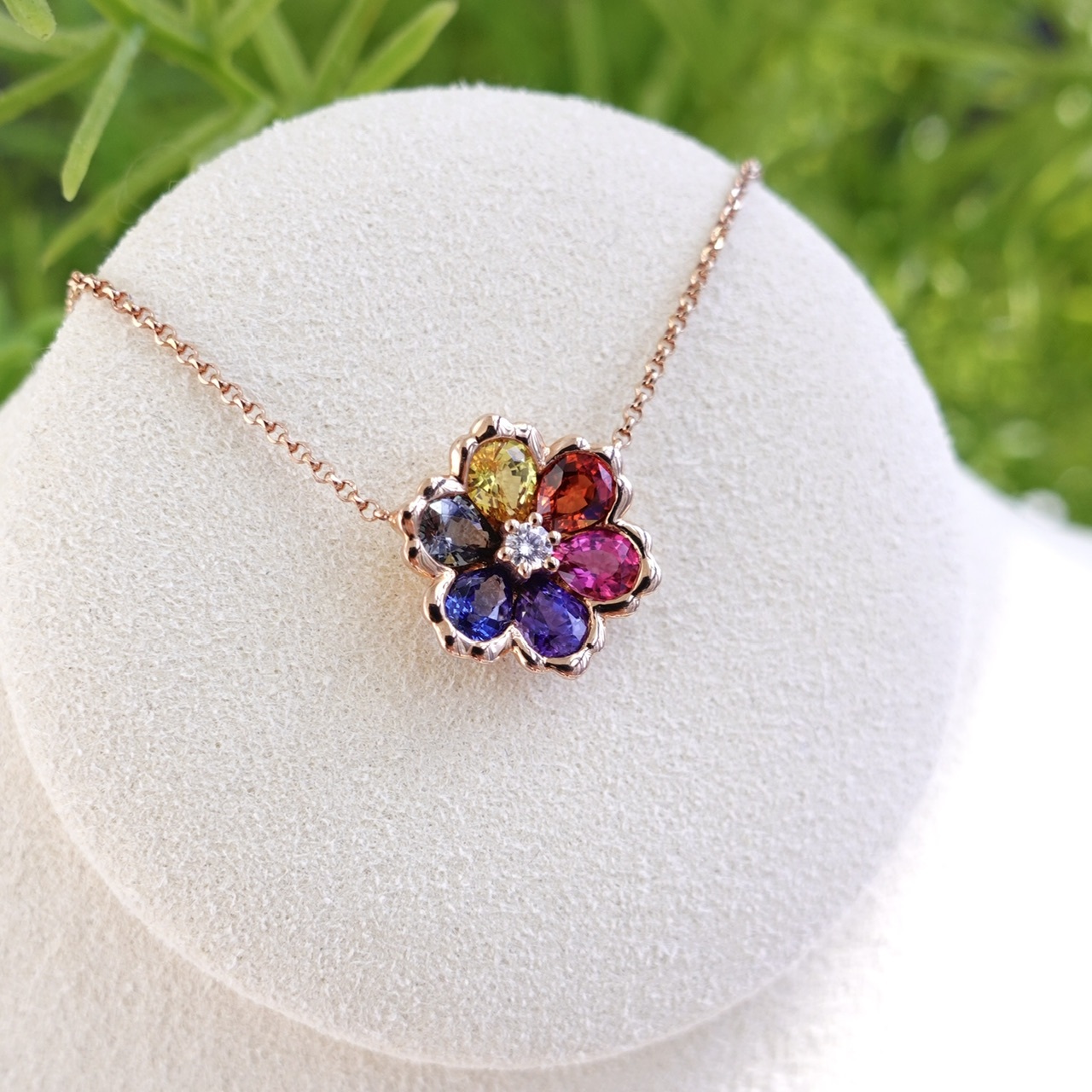 18K金彩虹藍寶石鑽石拼花套鍊