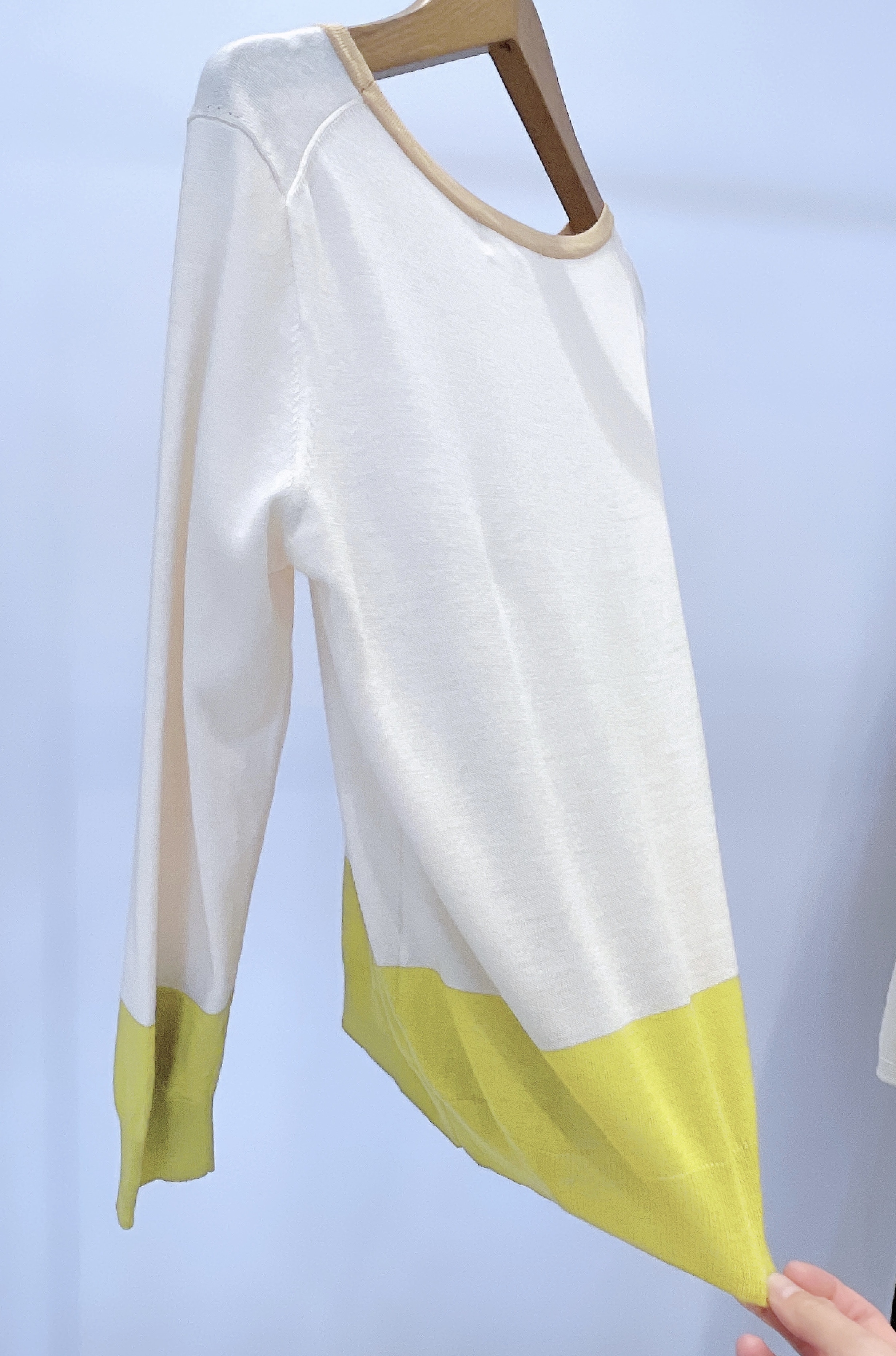 繡花拼色針織上衣