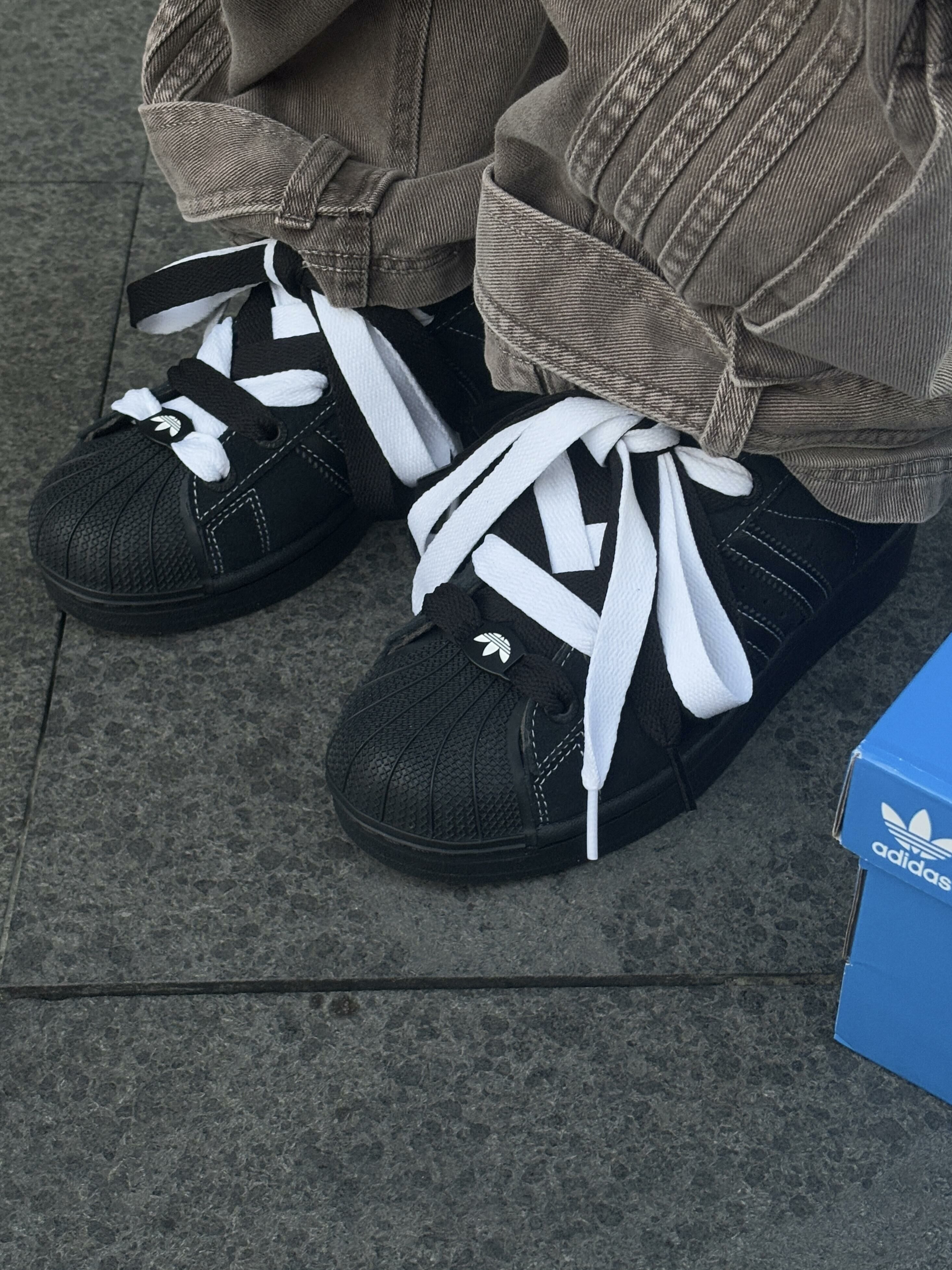 Adidas Originals Superstar 2.0 全黑外縫線 黑色 麂皮 寬鞋帶 貝殼頭 JH5470/預購