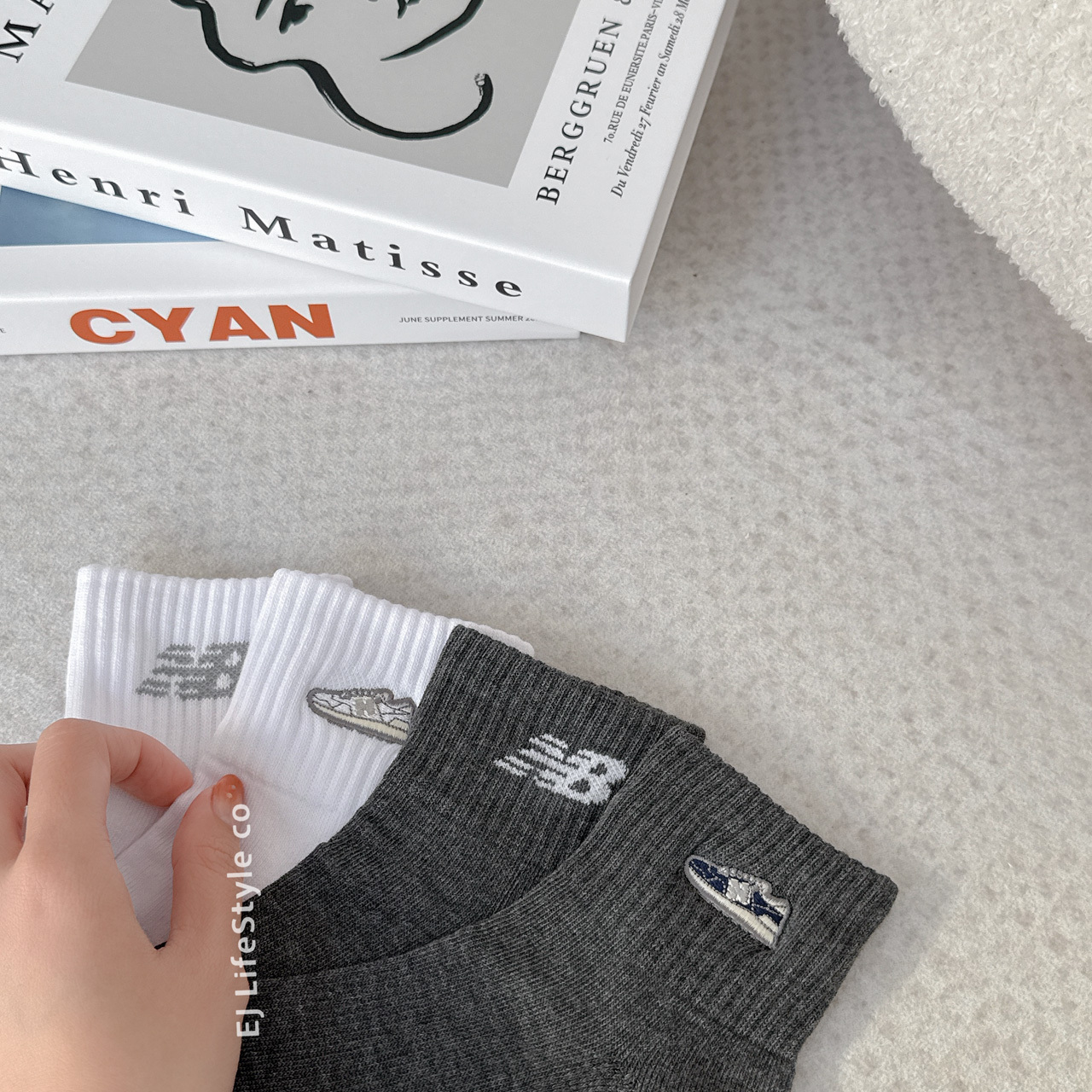 NEW BALANCE NB 雜灰 白 鞋子刺繡 襪子 厚底 一組兩入 LAS40011AS1 / 現貨