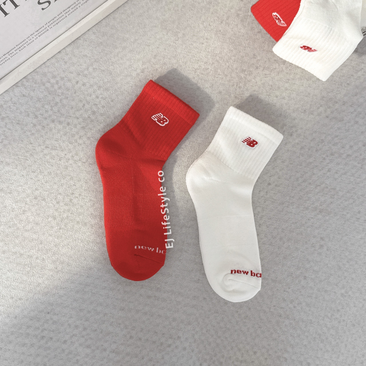 NEW BALANCE NB 亮紅 奶油白 刺繡 襪子 厚底 一組兩入 LAS51272AS1 / 現貨