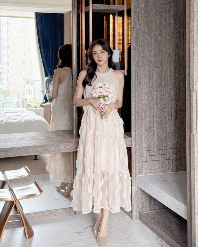 LINA LINA仙氣奔赴立體剪花削肩洋裝附綁帶-柔美杏