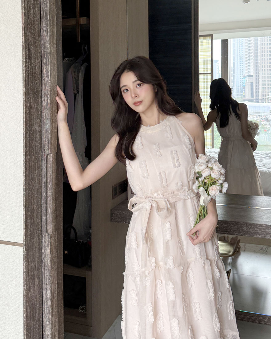 LINA LINA仙氣奔赴立體剪花削肩洋裝附綁帶-柔美杏