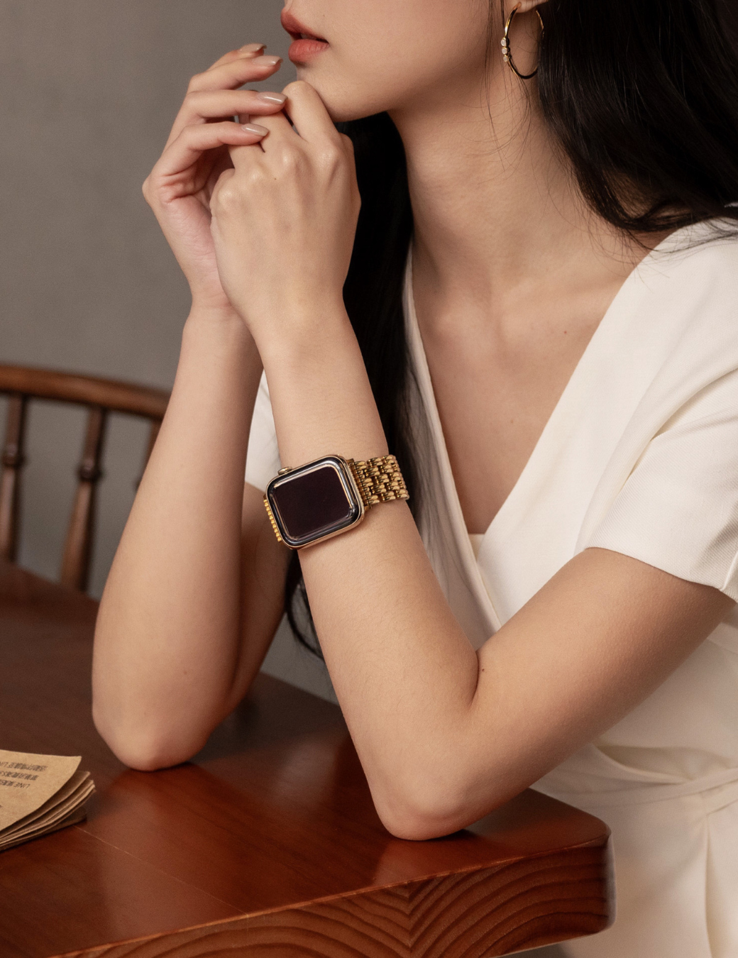 Apple Watch 經典波紋鏤空錶帶（金色）