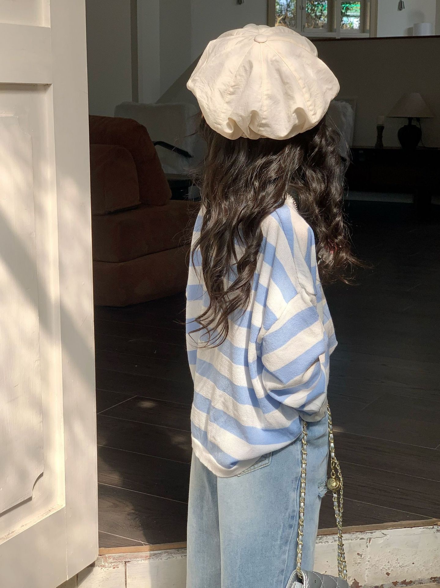 寬鬆條紋上衣/刷破牛仔褲