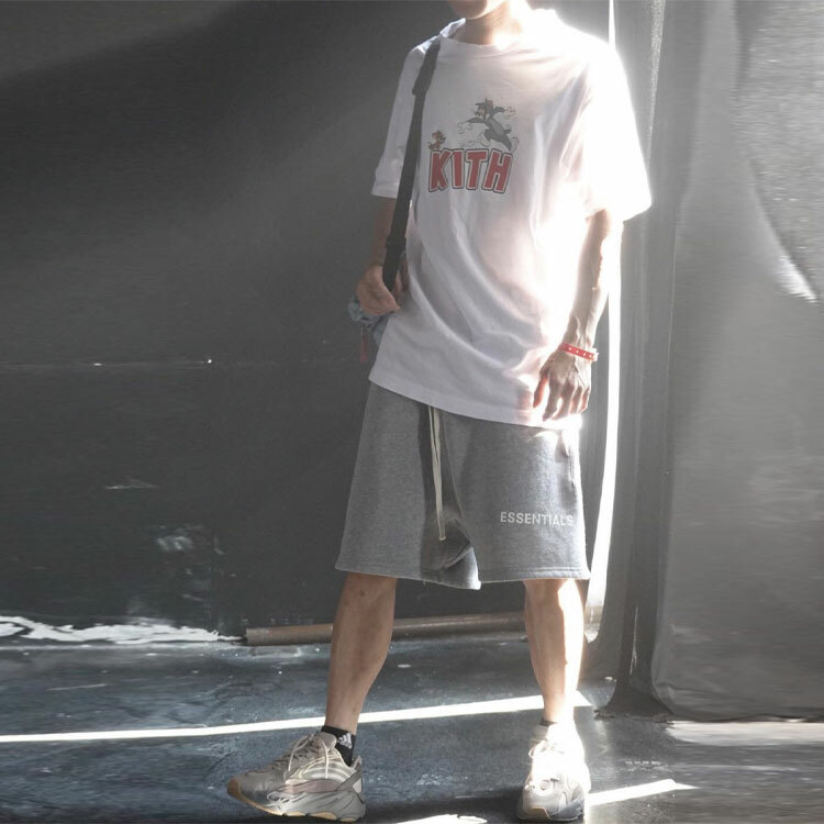 【代購】Fear Of God Essentials Graphic Sweat FW18 Shorts