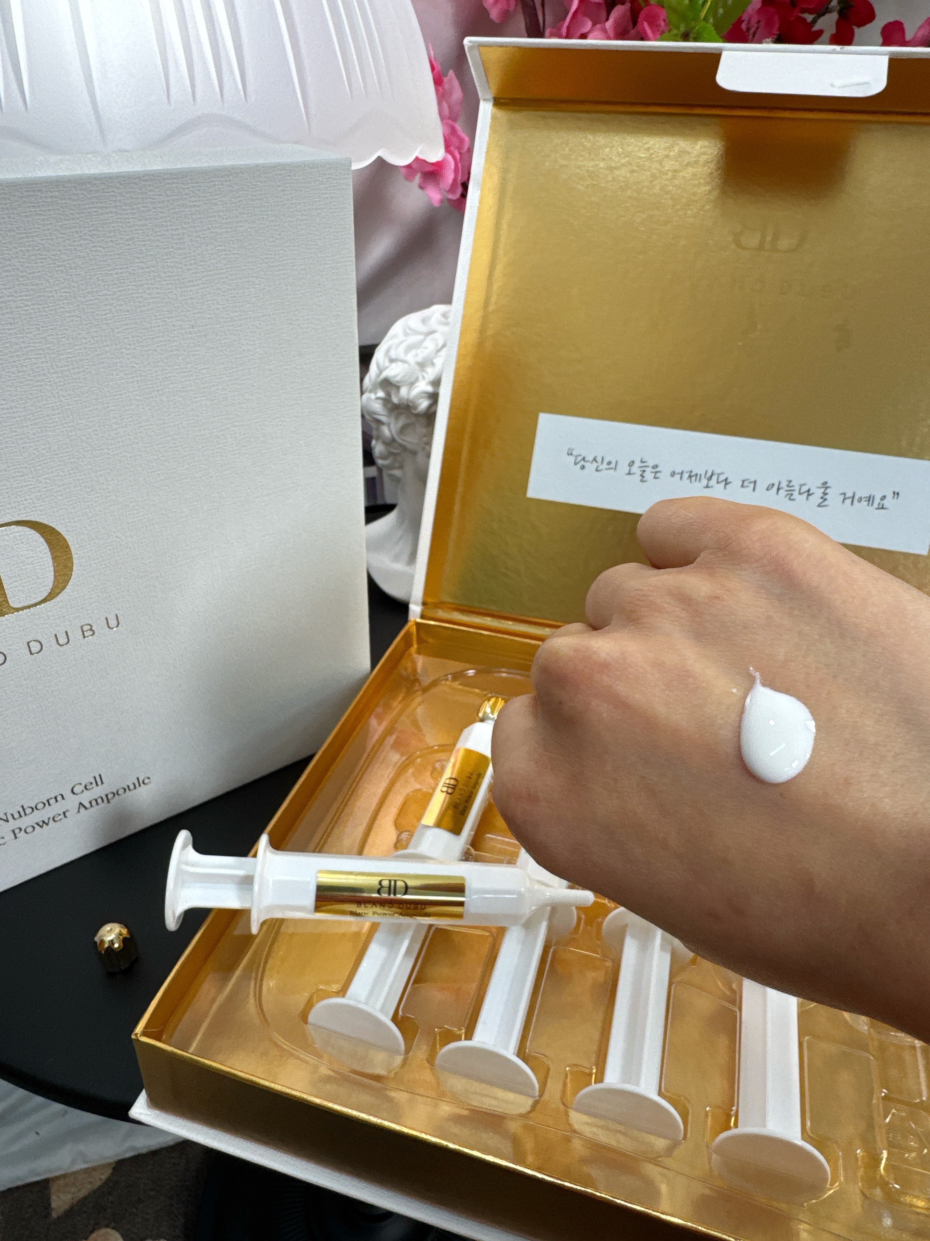 【深層滋養補水/光澤細膩肌膚】Nuborn Cell 第三代牛奶蛋白精華 7mlx5支/盒